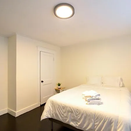 Modern Two Bedroom Condo - Boston Stoneham Extérieur photo