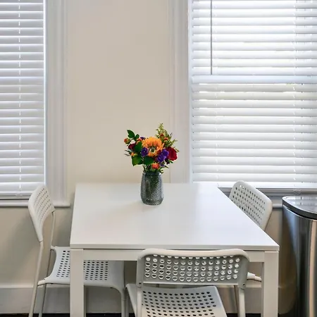 Modern Two Bedroom Condo - Boston Stoneham Extérieur photo