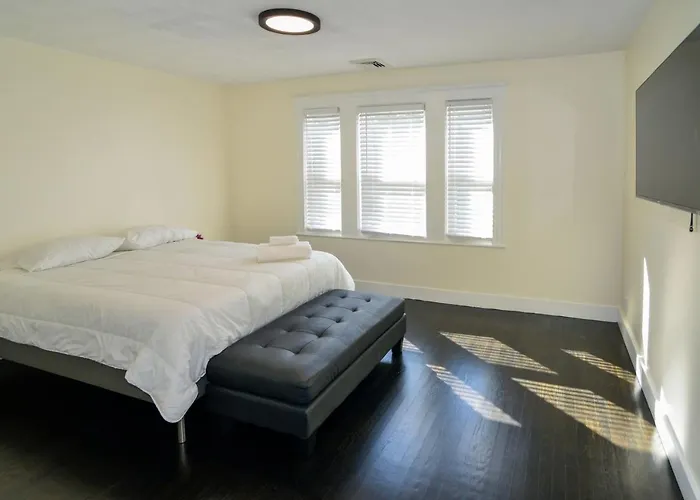 Modern Two Bedroom Condo - Boston