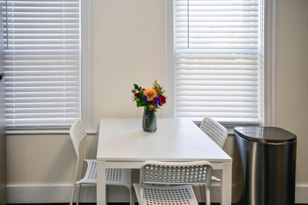Modern Two Bedroom - Boston *