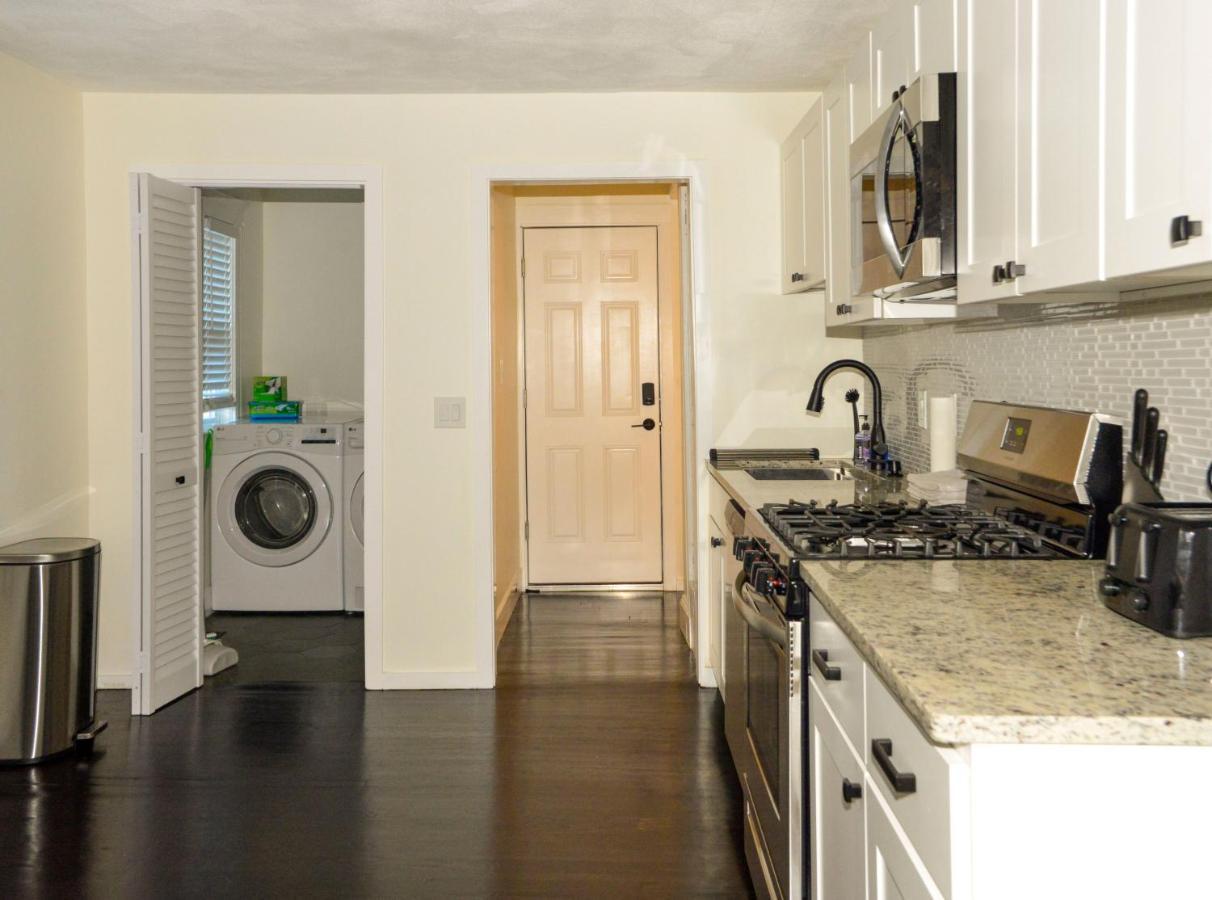 Modern Two Bedroom - Boston Appartement