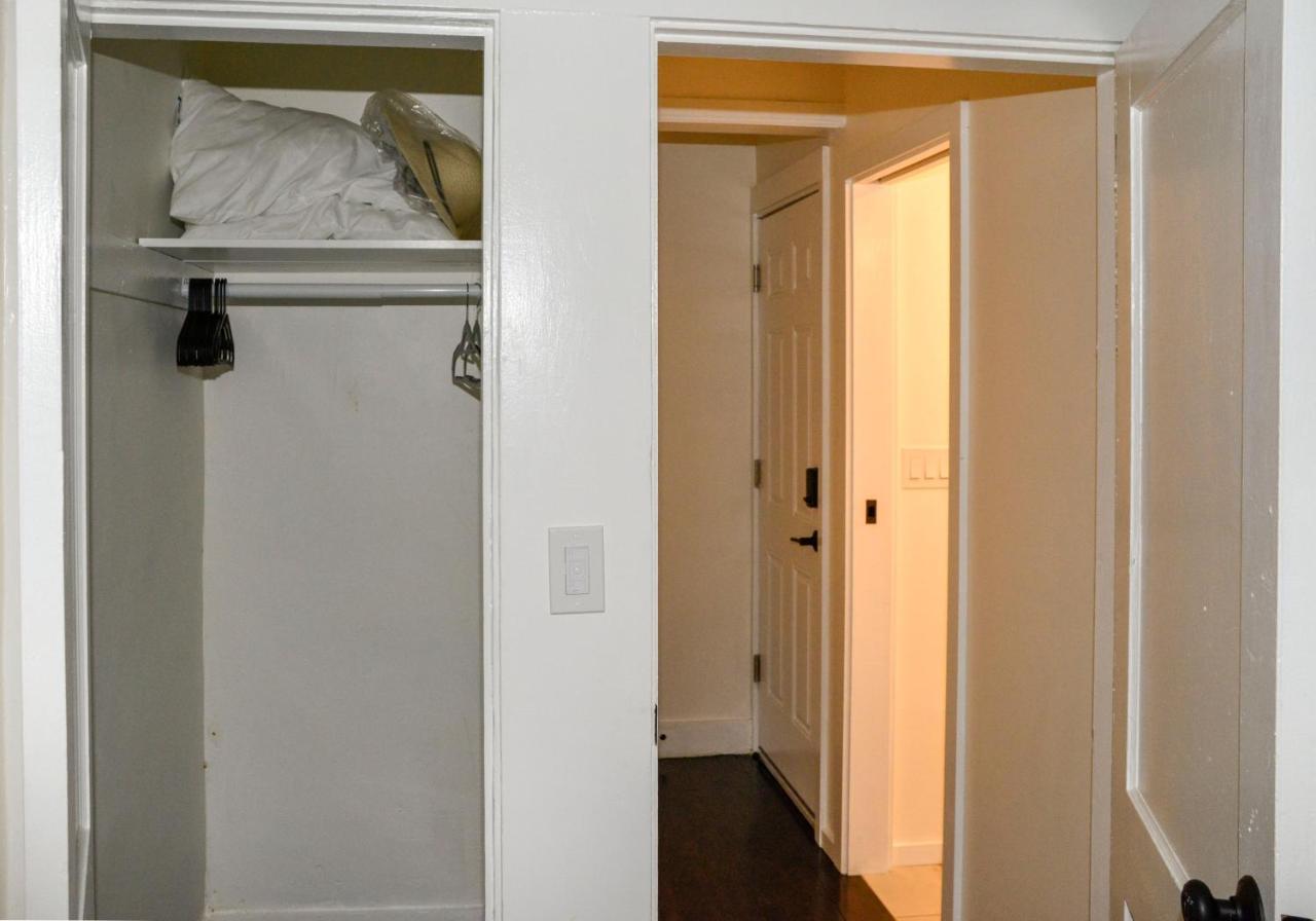 Modern Two Bedroom - Boston