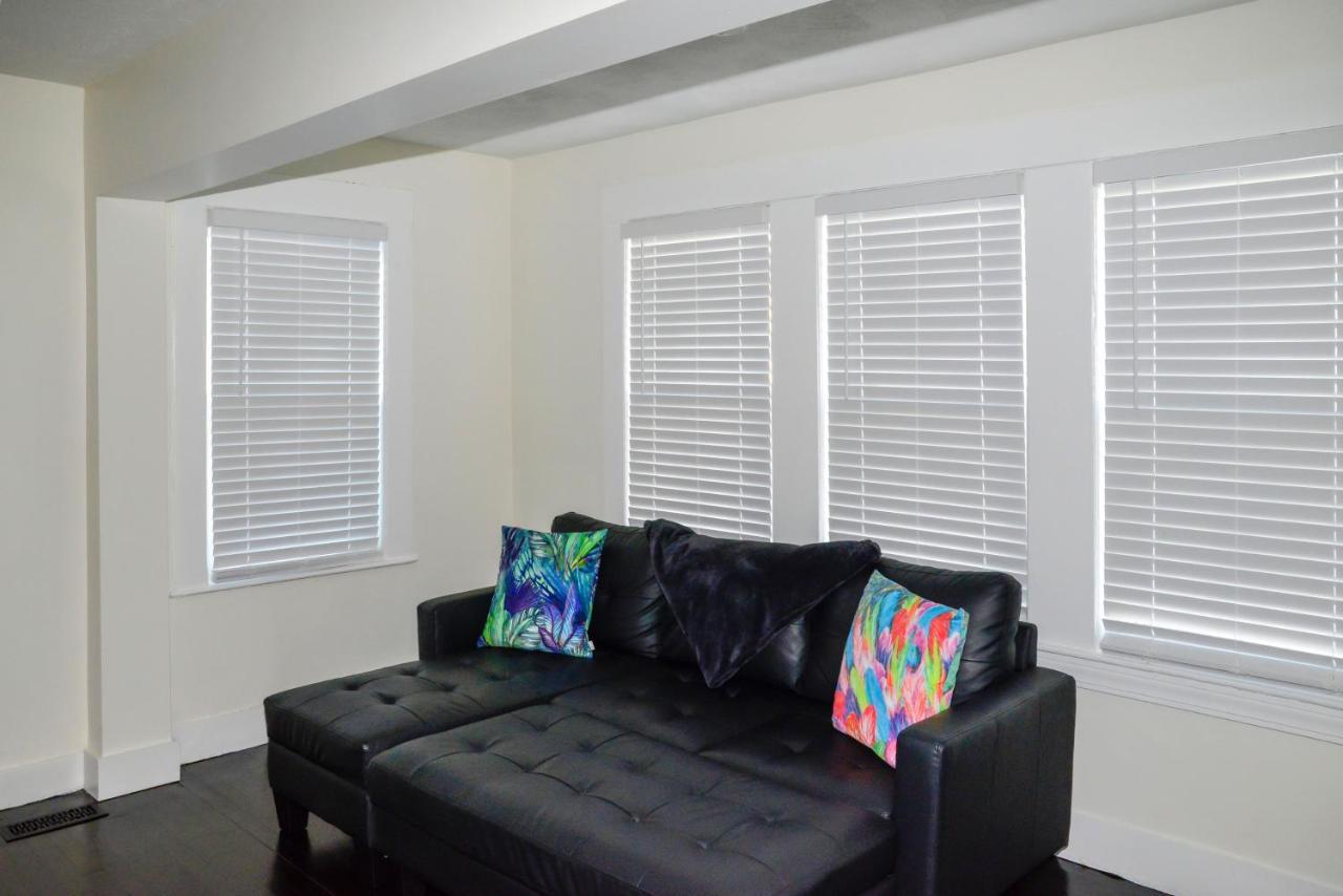 Modern Two Bedroom - Boston * Stoneham
