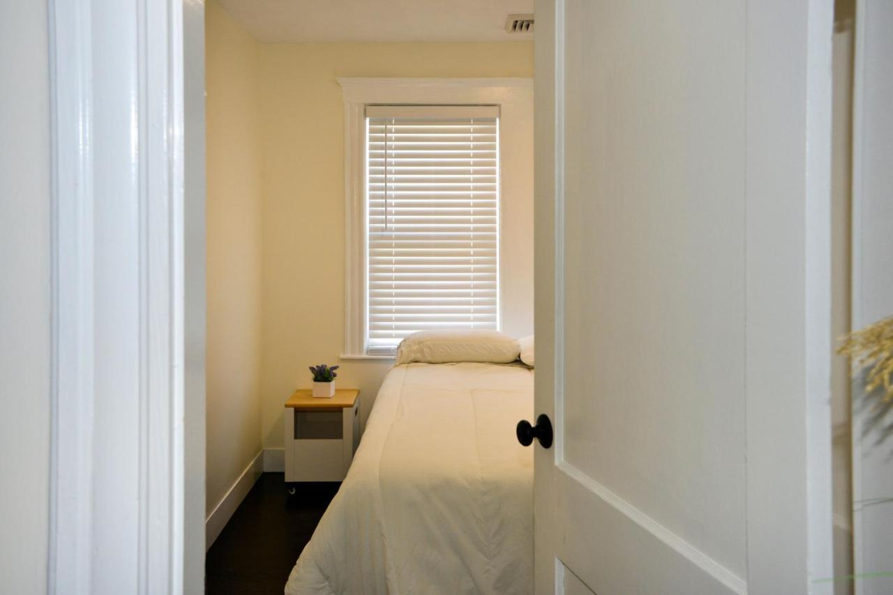 Modern Two Bedroom - Boston Appartement
