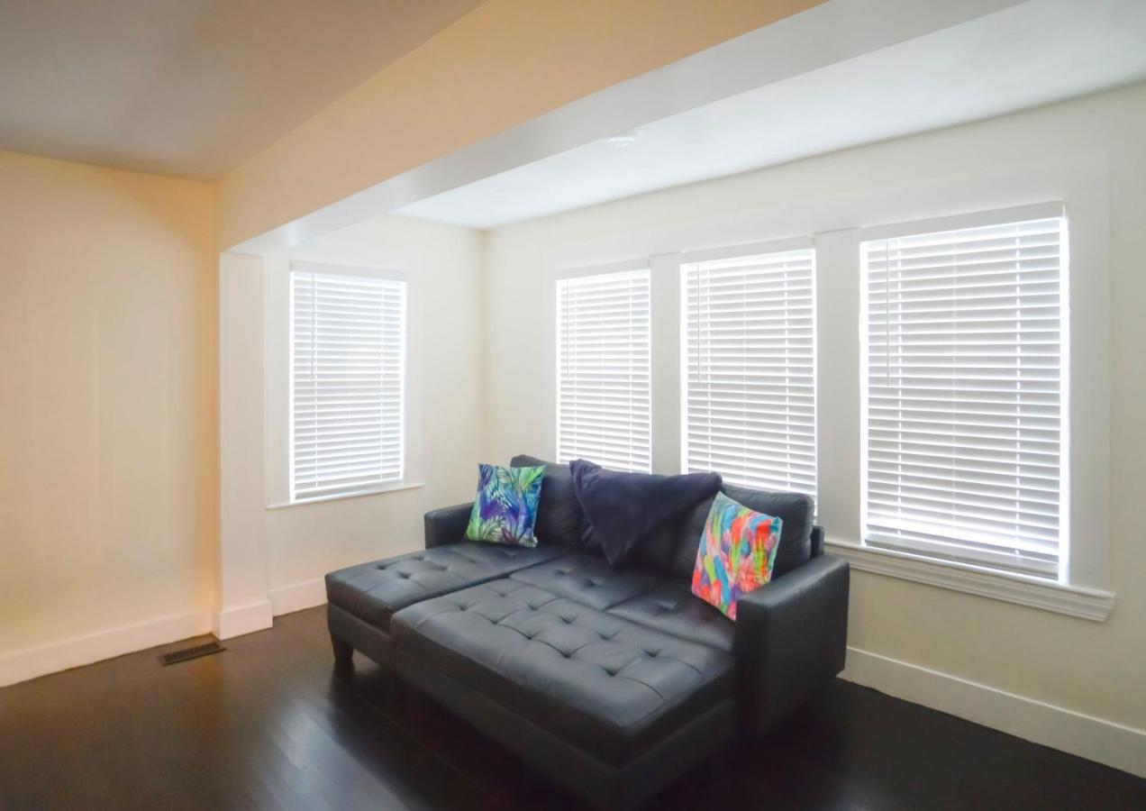 Modern Two Bedroom - Boston Stoneham