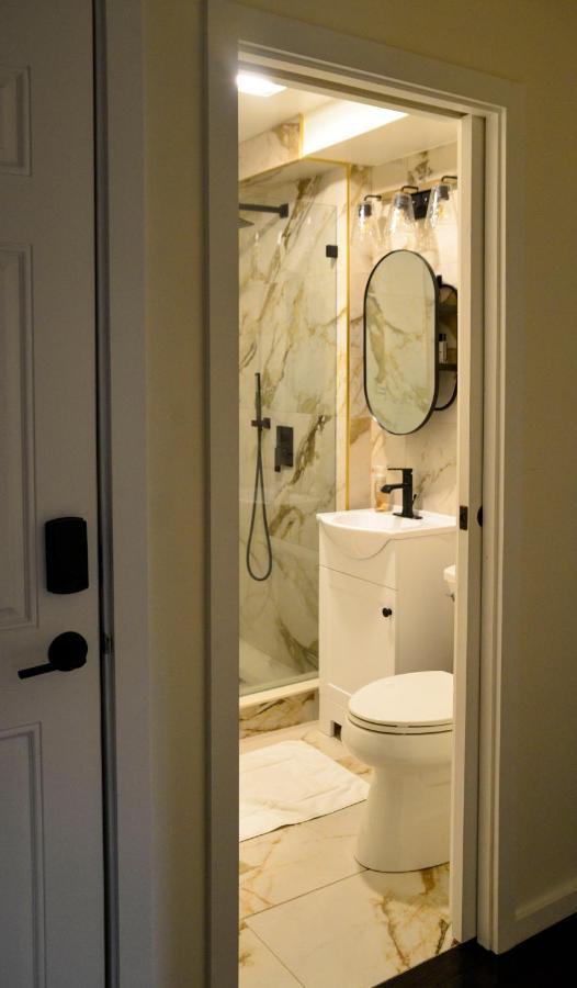 Modern Two Bedroom - Boston Stoneham