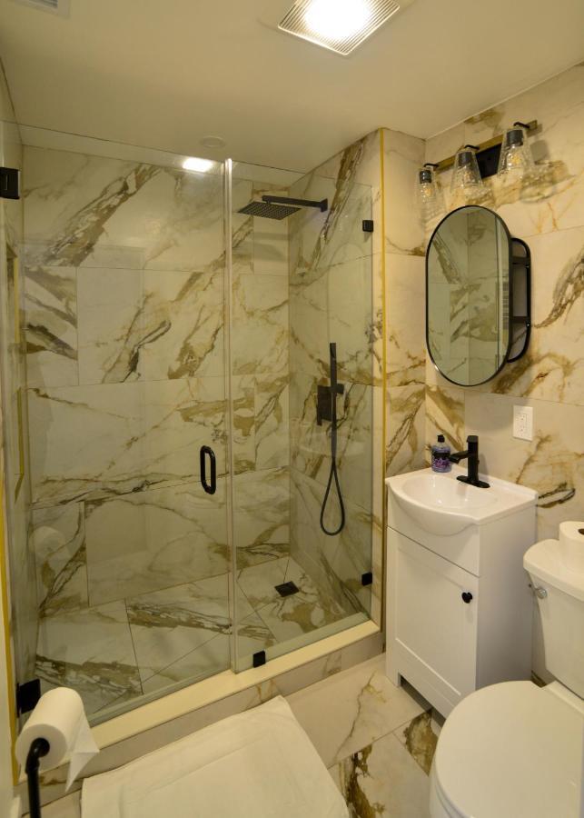 Modern Two Bedroom - Boston Stoneham